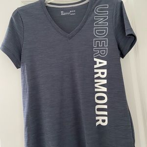2 EXCELLENT CONDITION UNDER ARMOUR LADIES’ T SHIRTS.